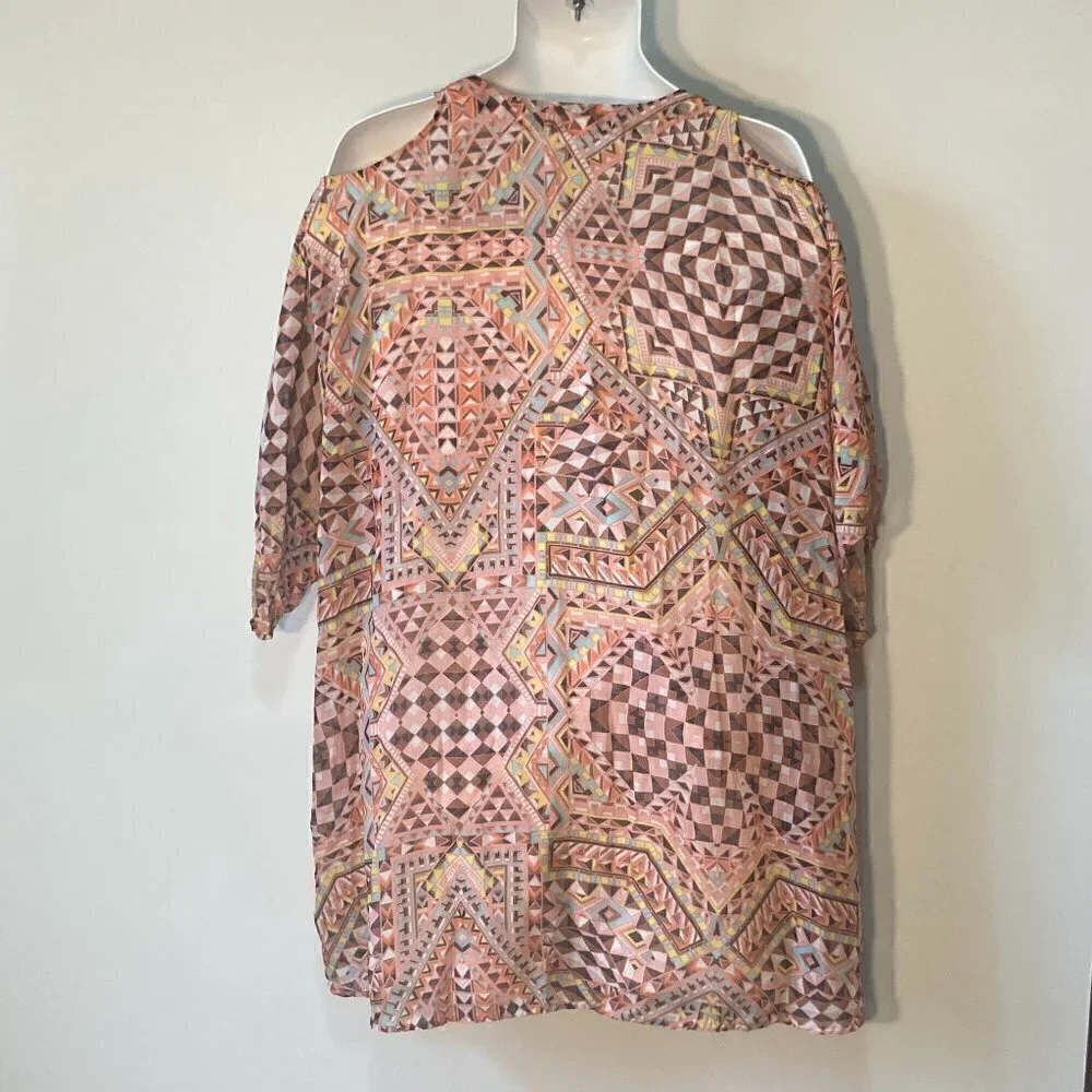 Love Fire SZ M Multi color bohemiam print cold shoulder kimono